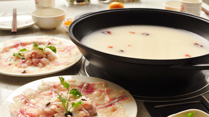 巴国工厂火锅 网络文化经营下的餐饮创新之路